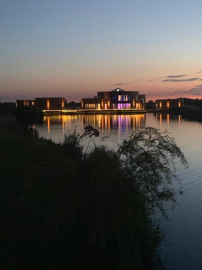 Lakeside Fishing Lodges Бостон Екстер'єр фото