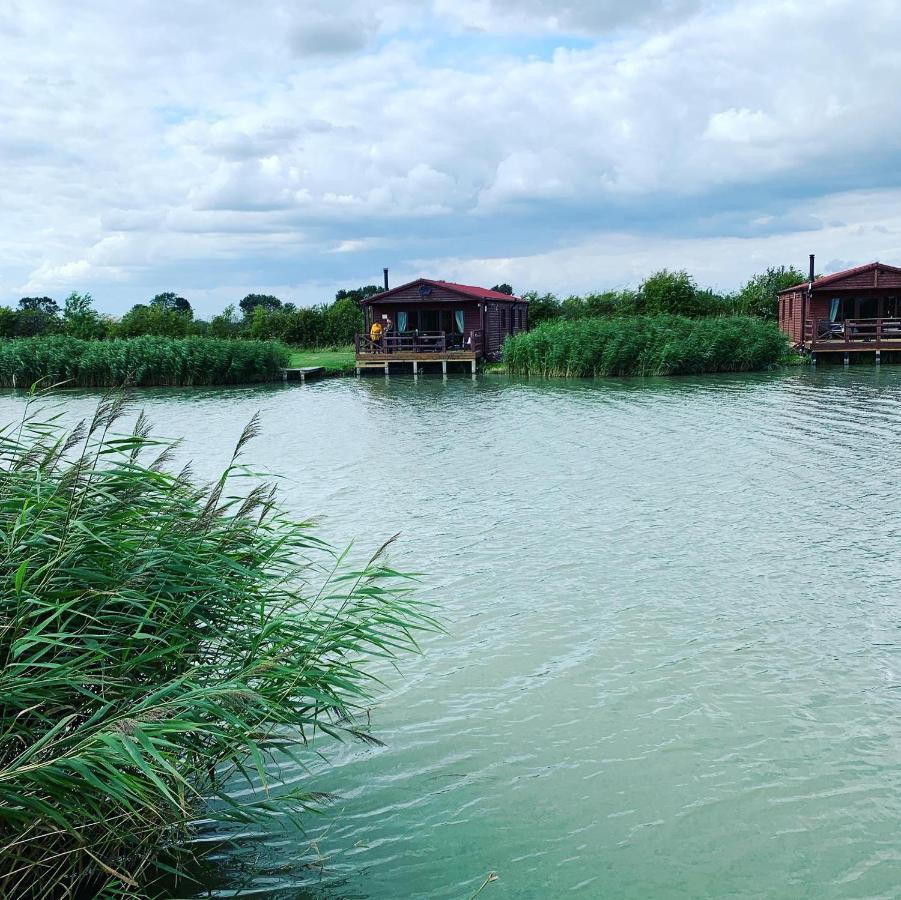 Lakeside Fishing Lodges Бостон Екстер'єр фото
