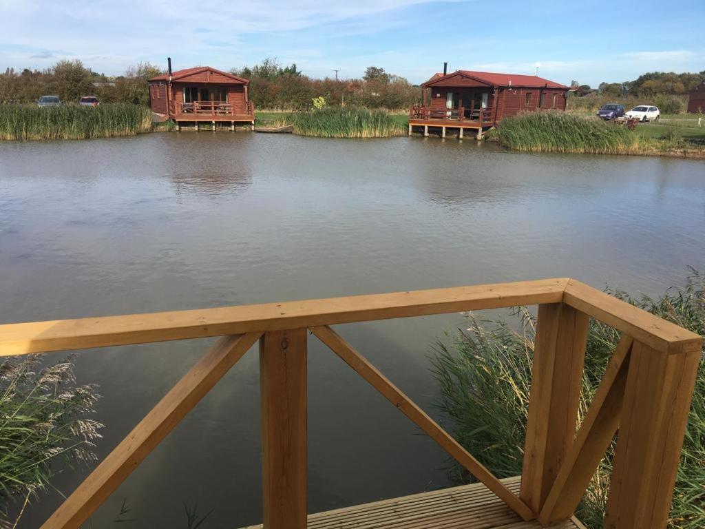 Lakeside Fishing Lodges Бостон Екстер'єр фото